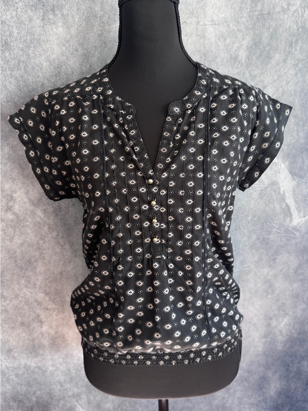 Forever 21 Black Cap-Sleeve Printed Blouse
